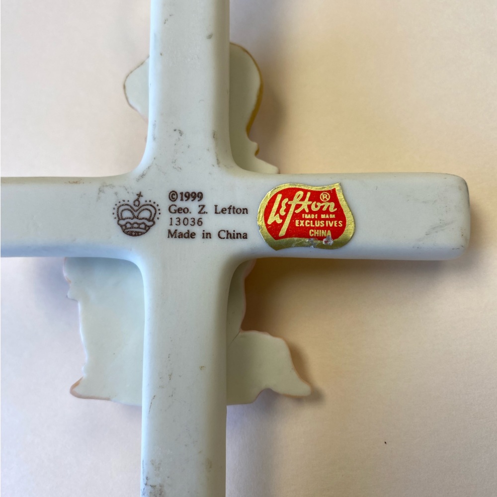 Vintage Ceramic Lefton 1999 Praying Communion Girl on Cross Hanging Wall Plaque - Picture 7 of 10